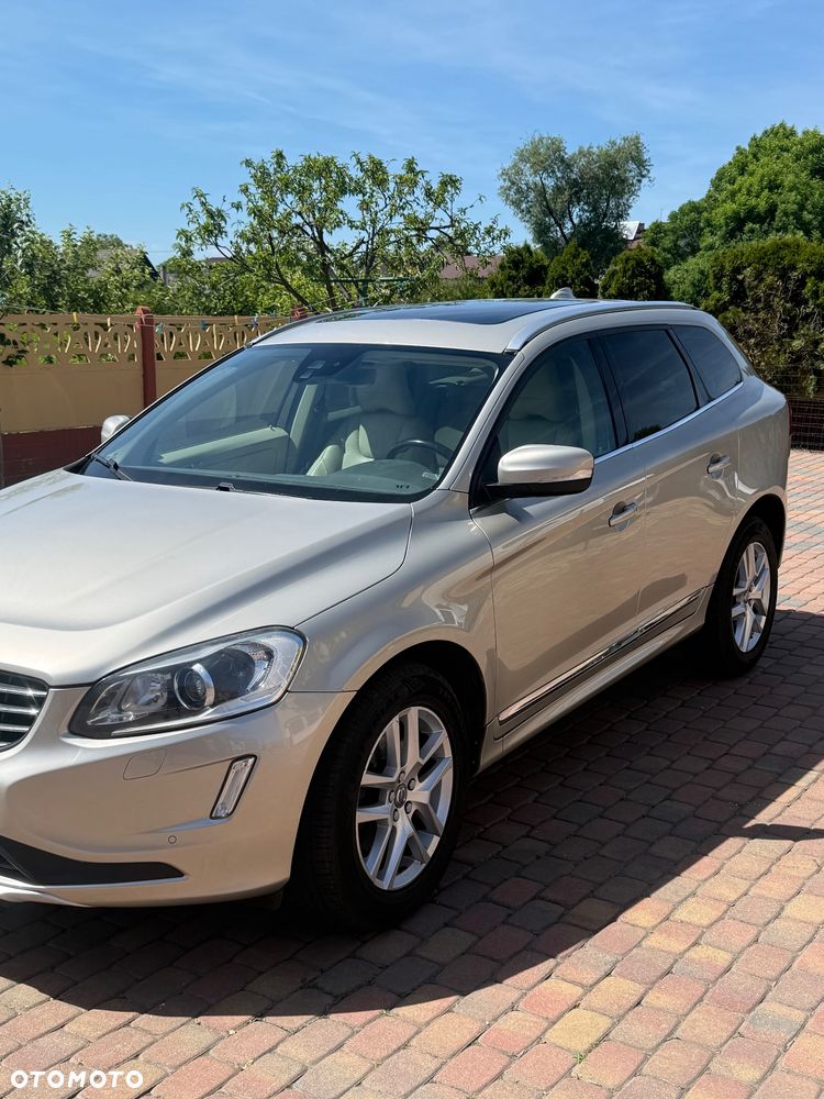 Volvo XC 60 D5 AWD Momentum - 2