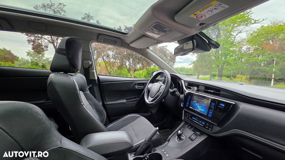 Toyota Auris - 11