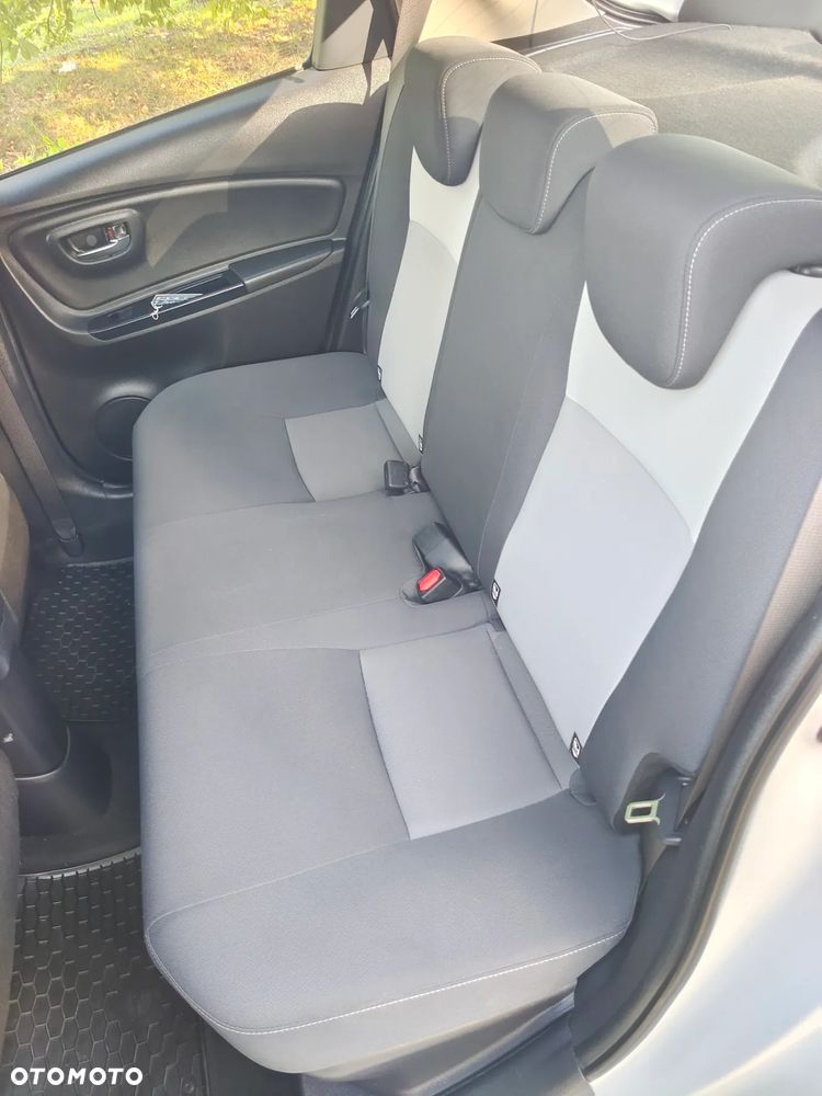 Toyota Yaris 1.5 Premium CVT - 26