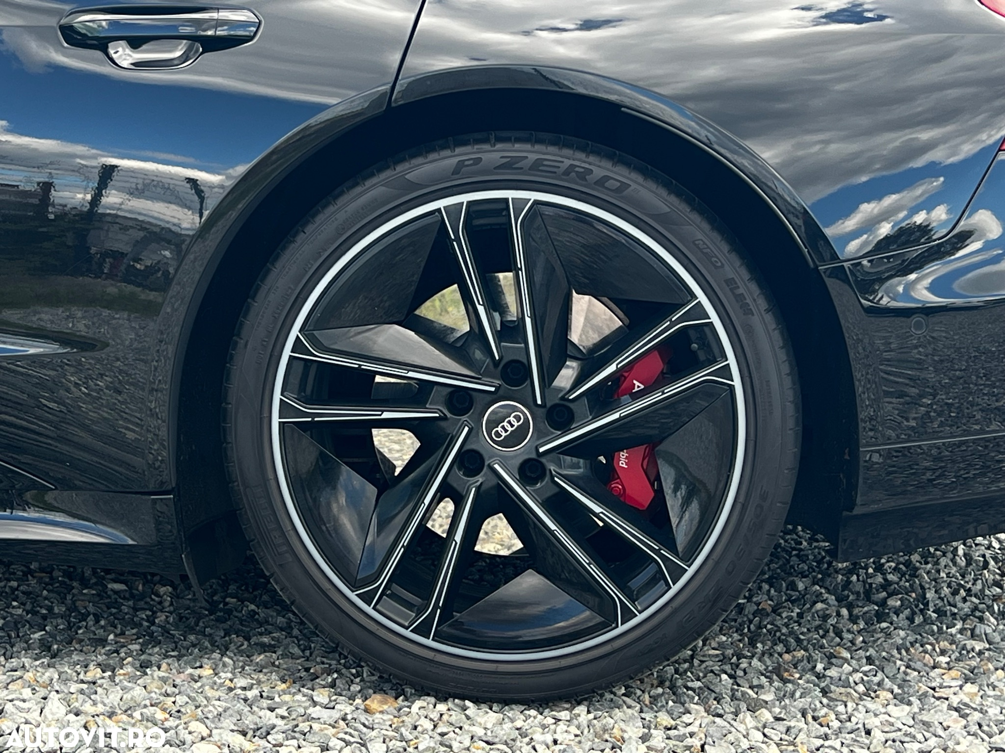 Audi e-tron - 12