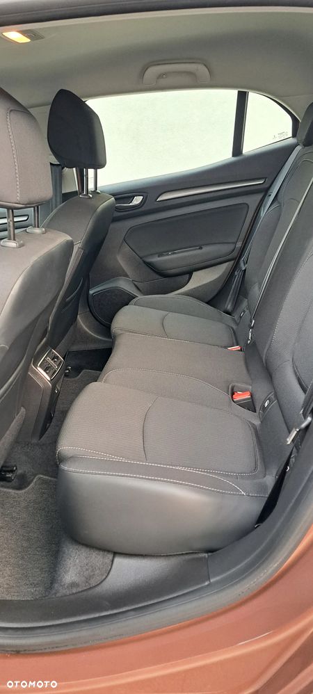 Renault Megane 1.3 TCe FAP Zen - 23