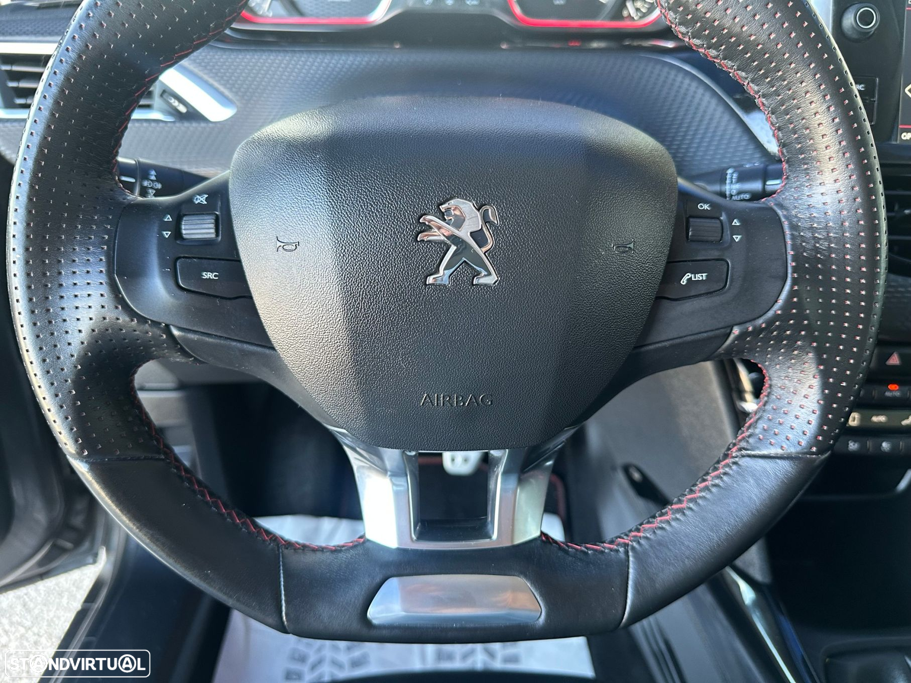 Peugeot 2008 1.2 PureTech GT Line - 23