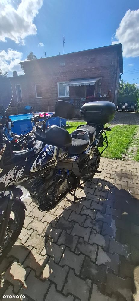 Suzuki V-STROM - 10