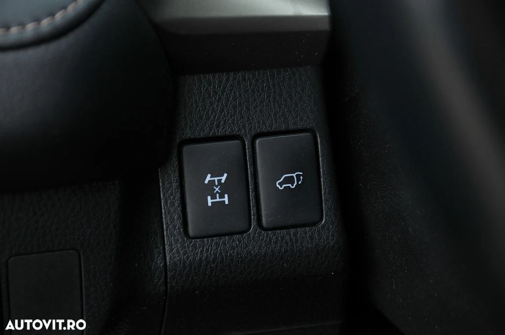 Toyota RAV4 2.0 D-4D 4x4 - 23