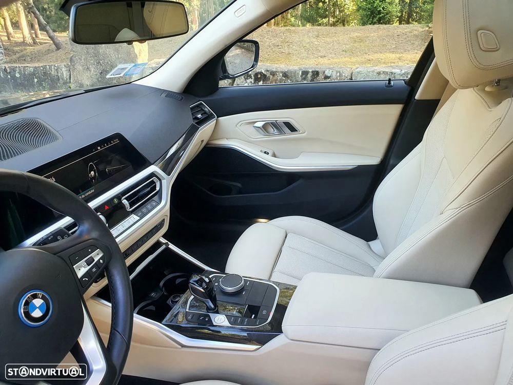 BMW 320 e Touring Line Luxury Auto - 13