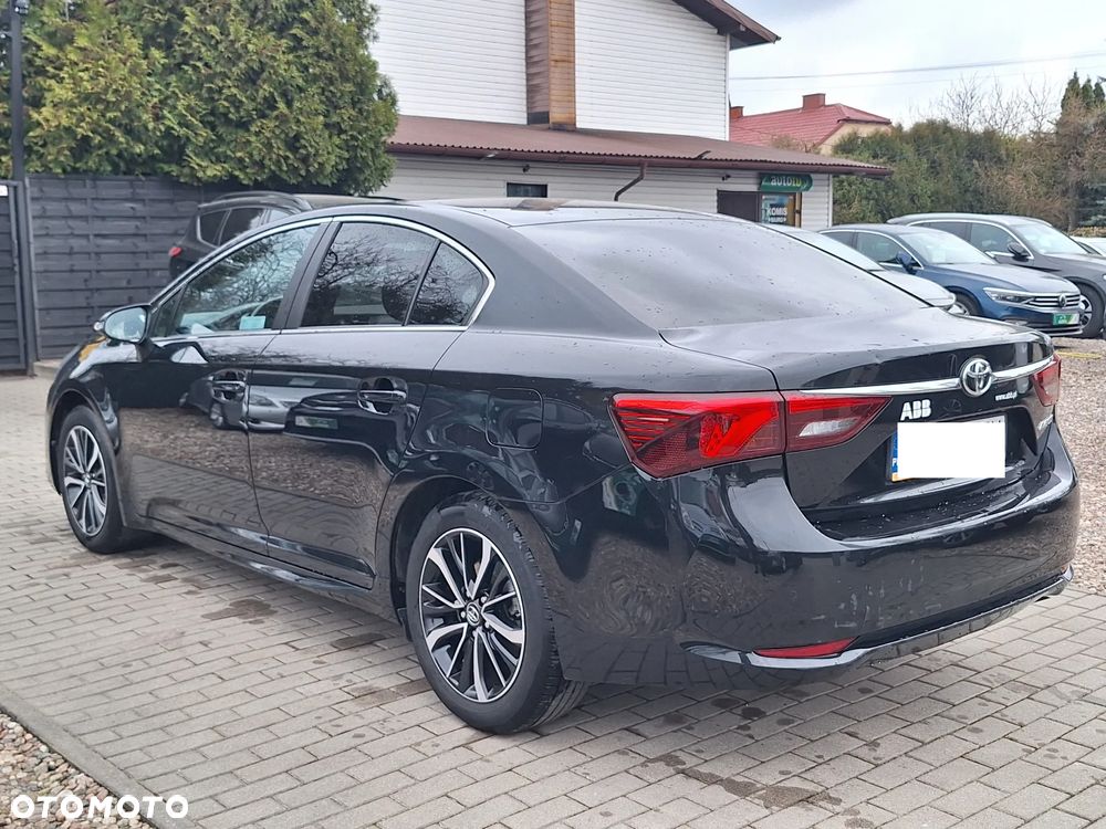 Toyota Avensis 1.8 Premium MS - 6
