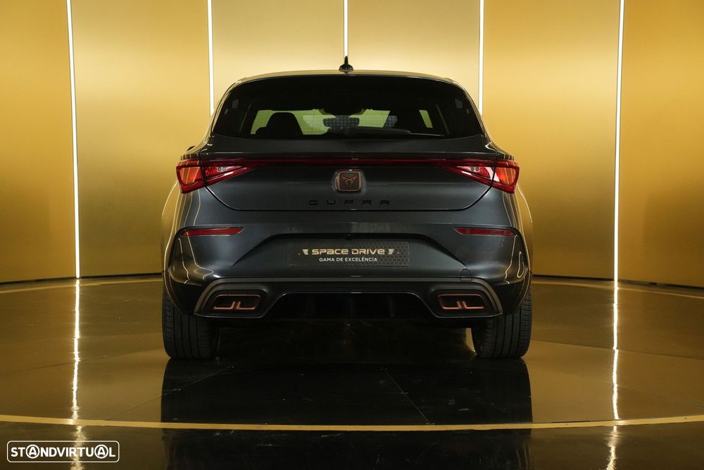 Cupra Leon 1.4 e-Hybrid MID DSG - 14