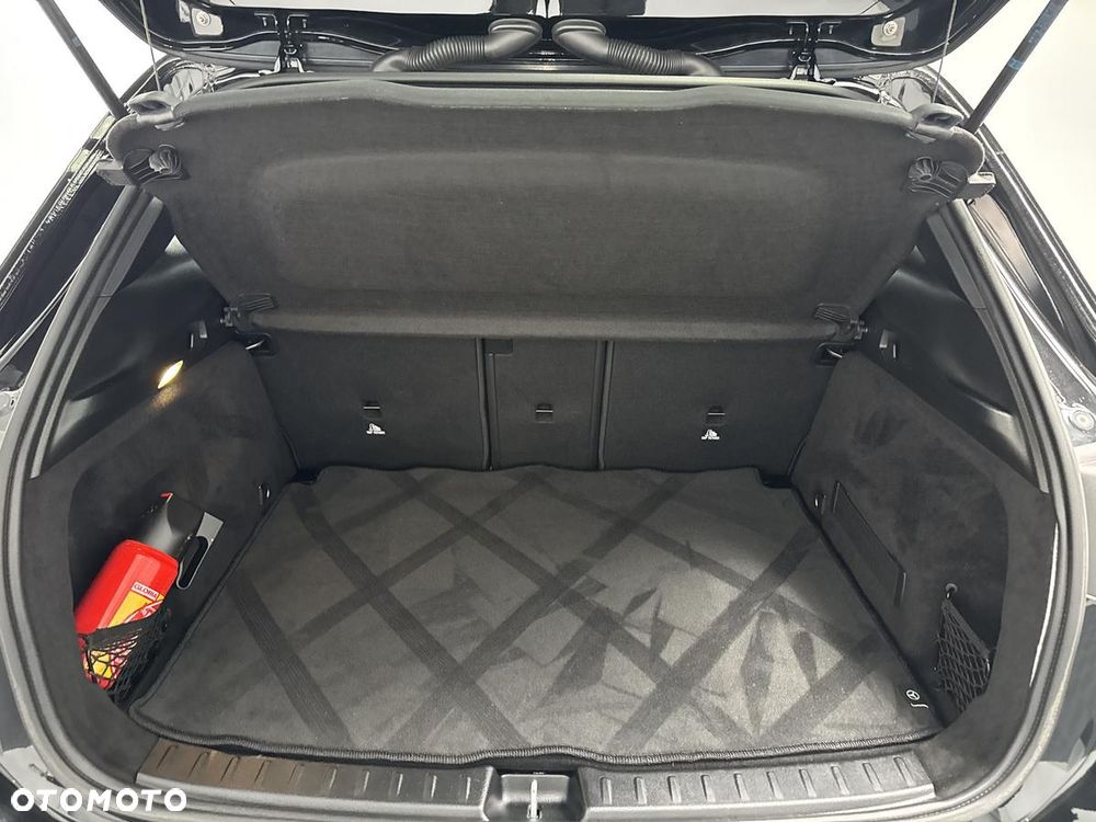 Mercedes-Benz GLA 200 AMG Line - 24