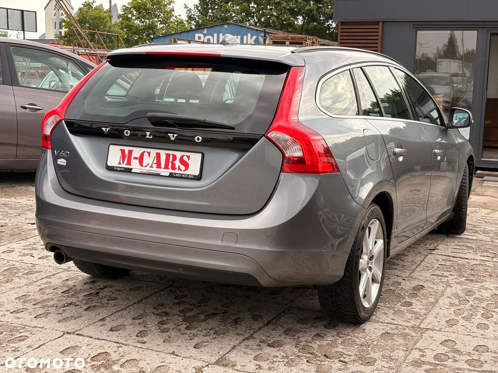Volvo V60 D3 Momentum Core - 8