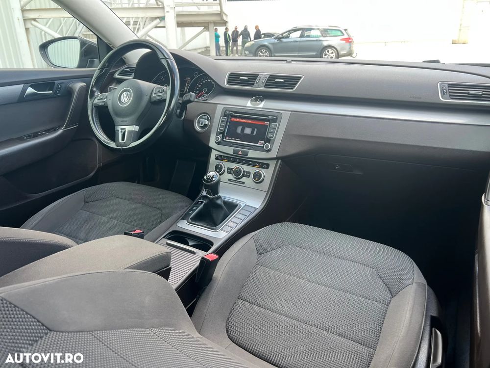 Volkswagen Passat 2.0 TDI BlueMotion Technology Comfortline - 19