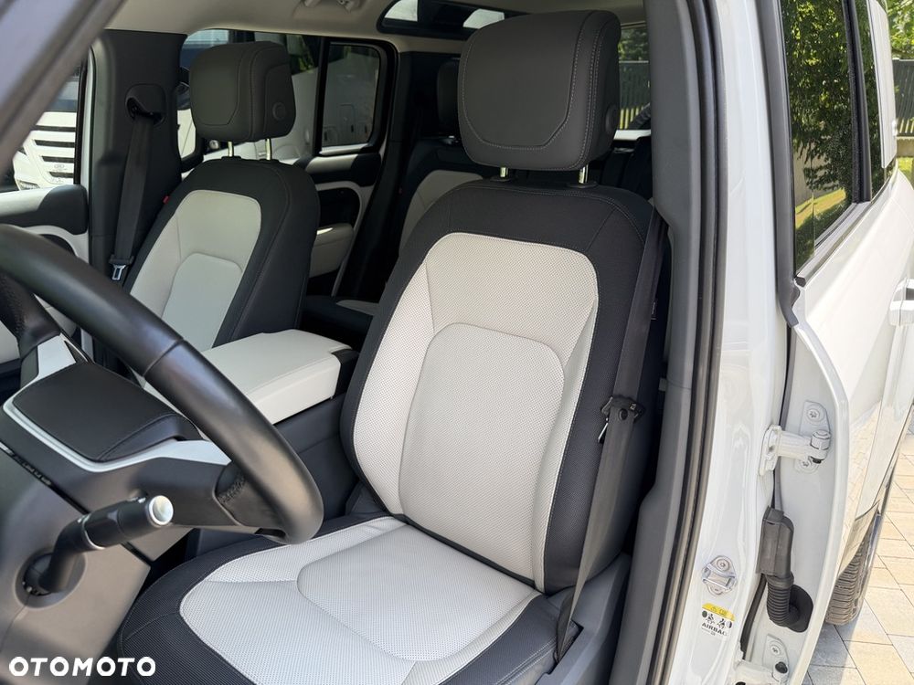 Land Rover Defender 3.0 D300 mHEV X-Dynamic HSE - 16