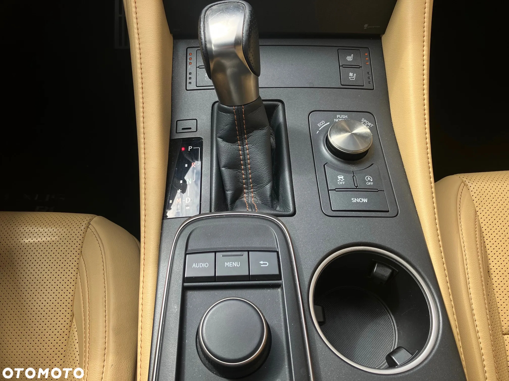 Lexus RC 200t / 300 F Sport - 28