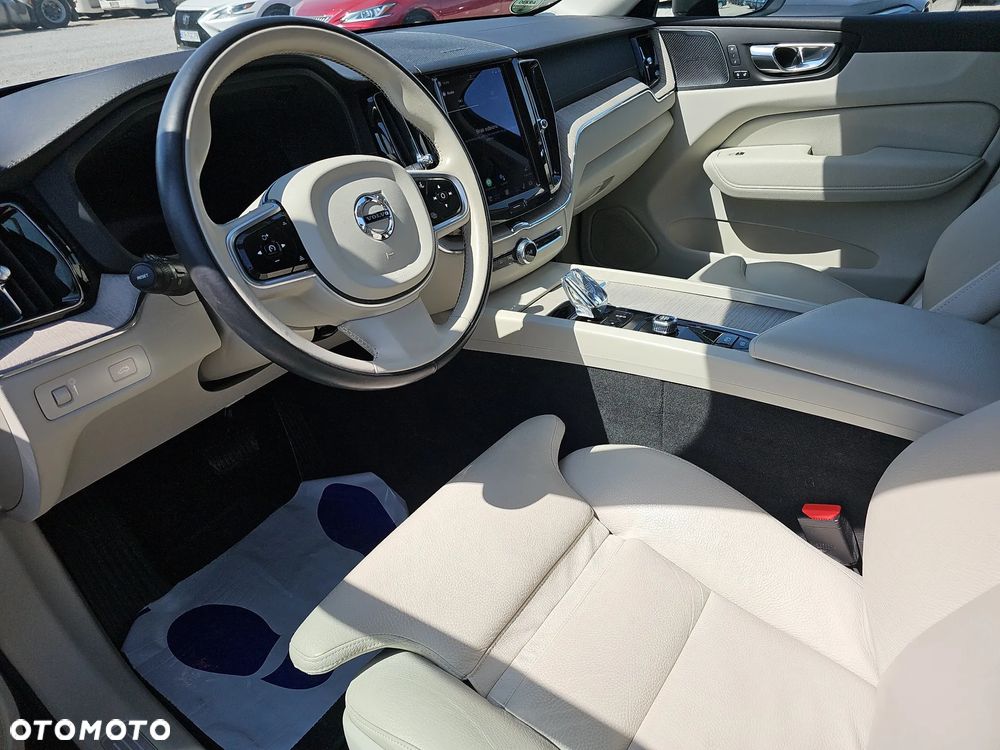 Volvo XC 60 B4 D Plus Bright - 10