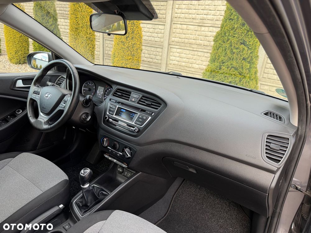 Hyundai i20 blue 1.2 YES Gold - 24