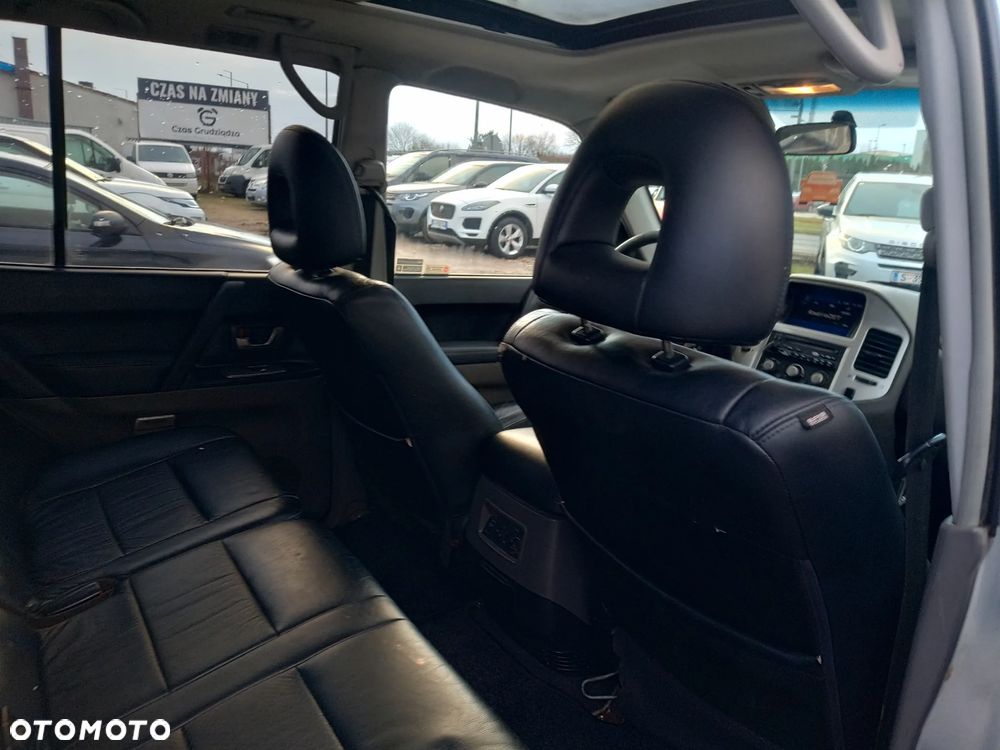 Mitsubishi Pajero 3.2 DI-D Edition 20 - 20