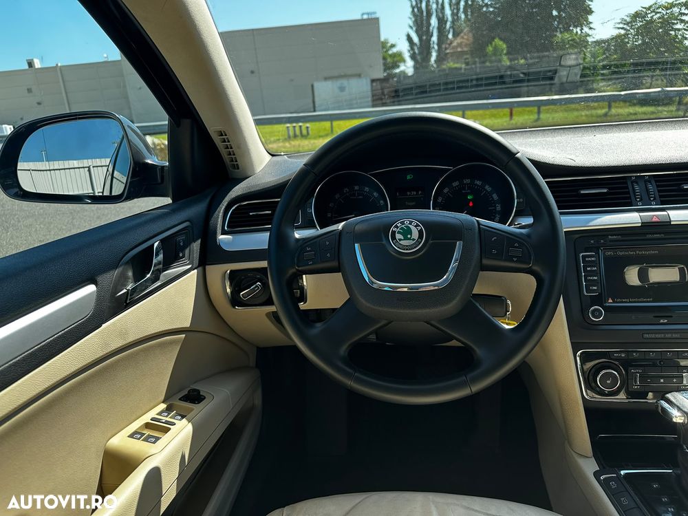 Skoda Superb 2.0 TDI Elegance DSG - 17