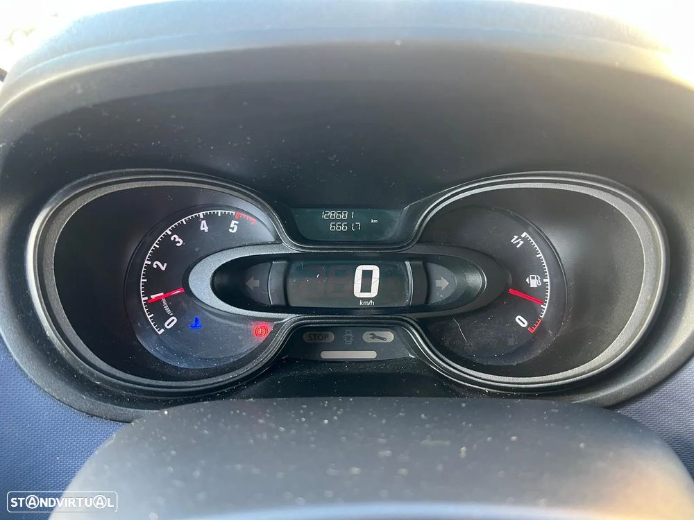 Opel Vivaro - 22
