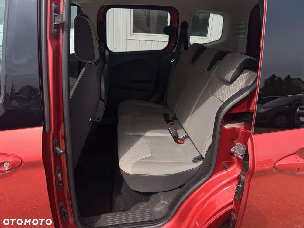 Ford Tourneo Courier 1.0 EcoBoost Ambiente - 17