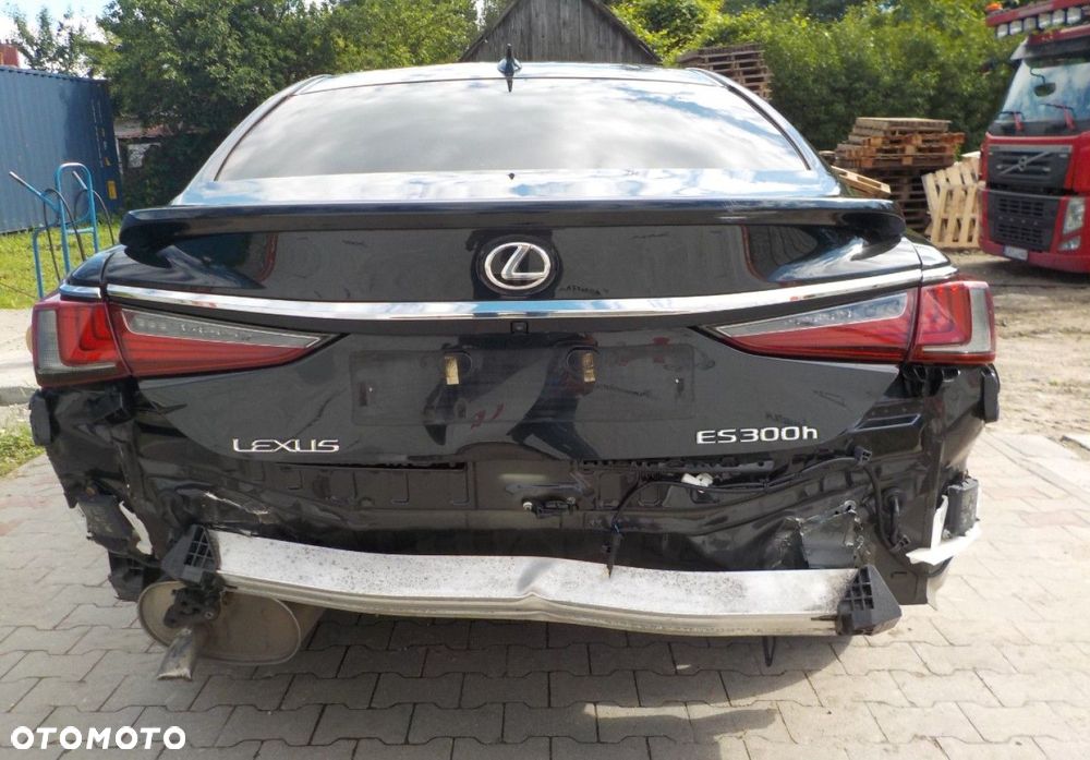 Lexus ES - 12