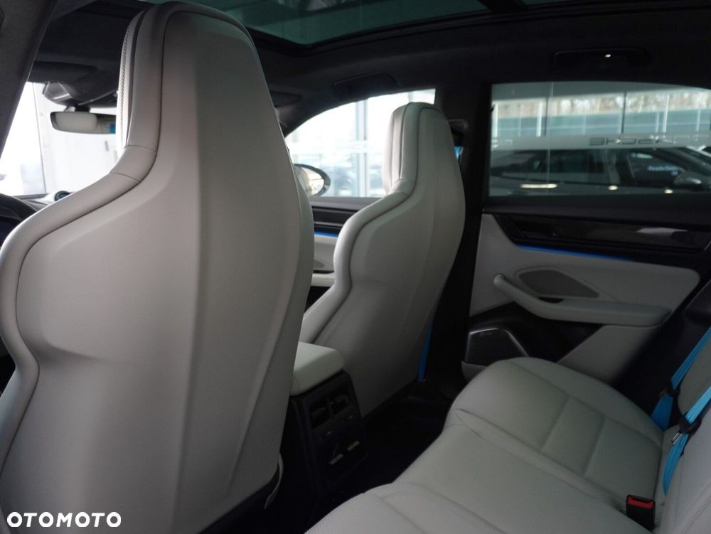 Porsche Macan - 32