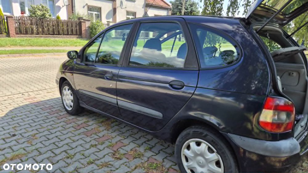 Renault Scenic 1.9 dCi Authentique - 11