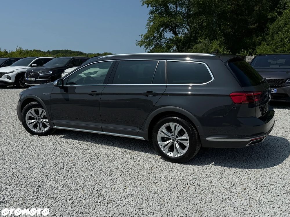 Volkswagen Passat Alltrack 2.0 TDI SCR DSG 4Motion - 10