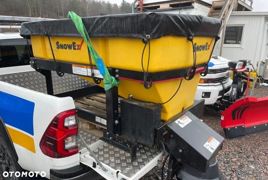 Piaskarka Solarka Posypywarka Epoke Schmidt Nido SnoWay Snowex Hilltip multicar dostawczy pickup Pick-Up bus - 2