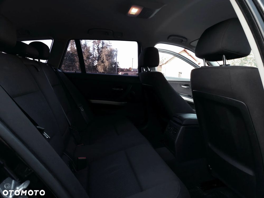 BMW Seria 3 - 18