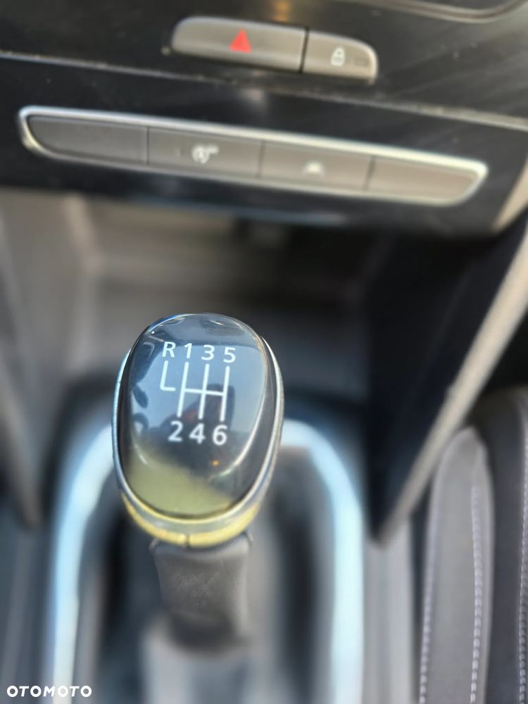 Renault Megane 1.5 Blue dCi Intens - 32