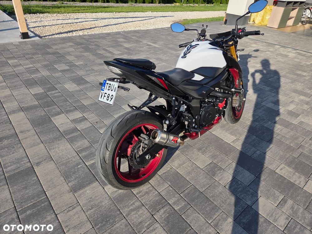 Suzuki GSX - 3