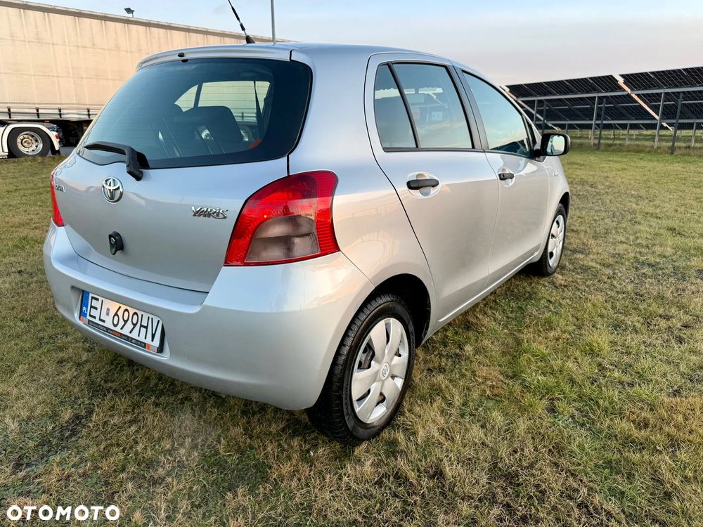Toyota Yaris 1.0 Terra A/C - 3