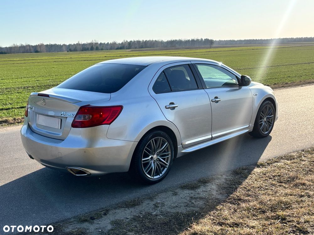 Suzuki Kizashi 2.4 4x4 CVT Sport - 3