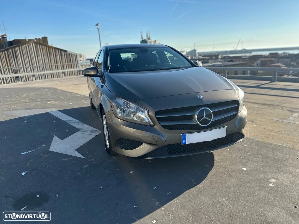 Mercedes-Benz A 180 - 4