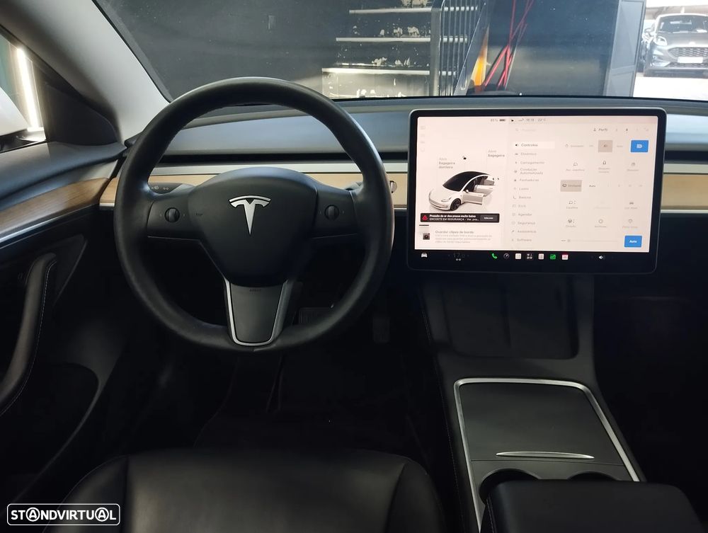 Tesla Model 3 Long-Range Dual Motor AWD — fotografia 16