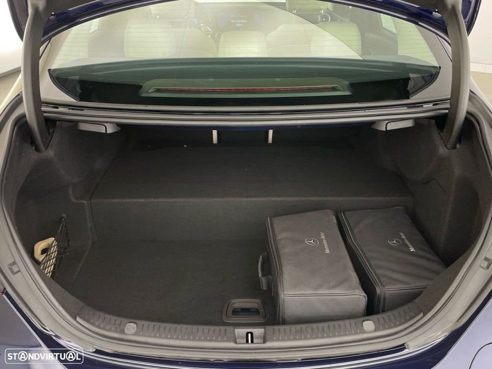 Mercedes-Benz E 300 de AMG Line - 13