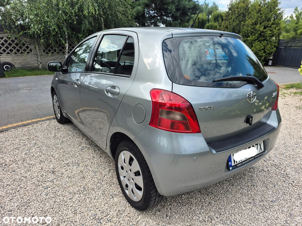 Toyota Yaris 1.3 VVT-i Sol - 11