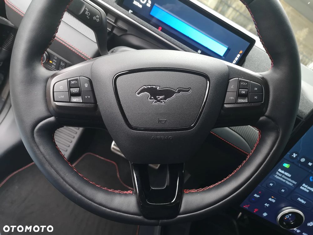 Ford Mustang Mach-E AWD - 12