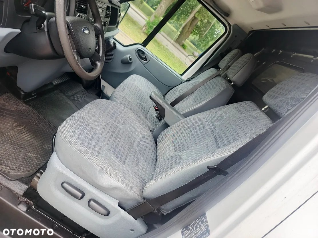 Ford Transit - 12