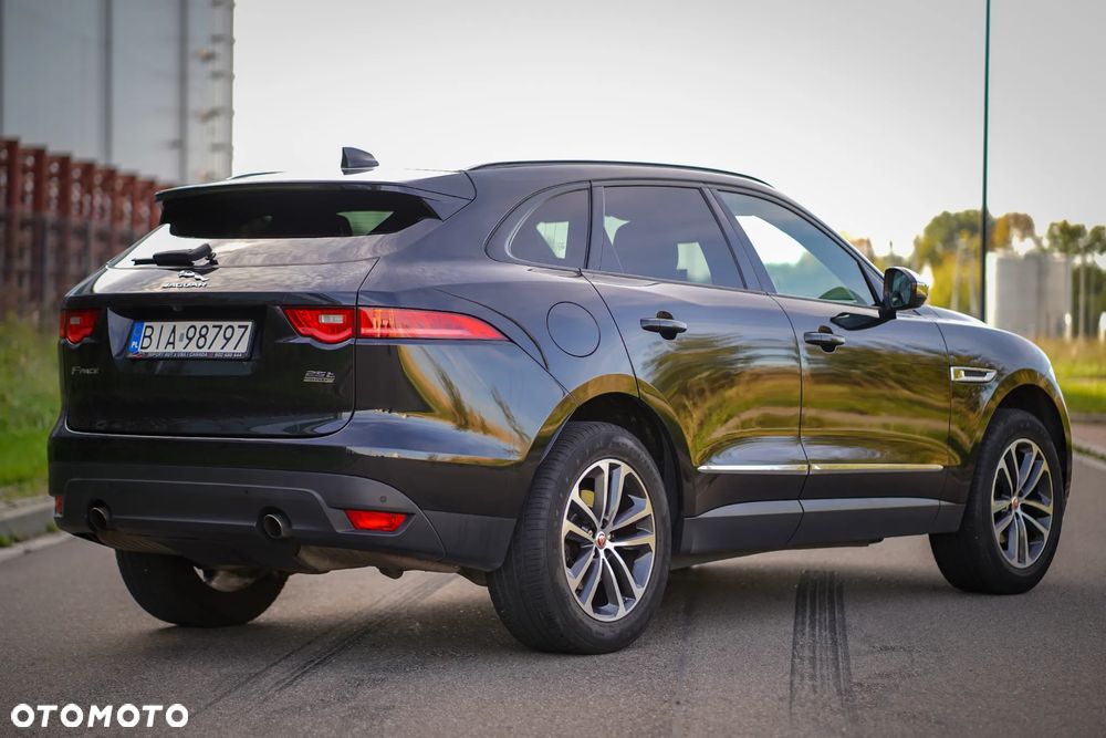 Jaguar F-Pace - 8
