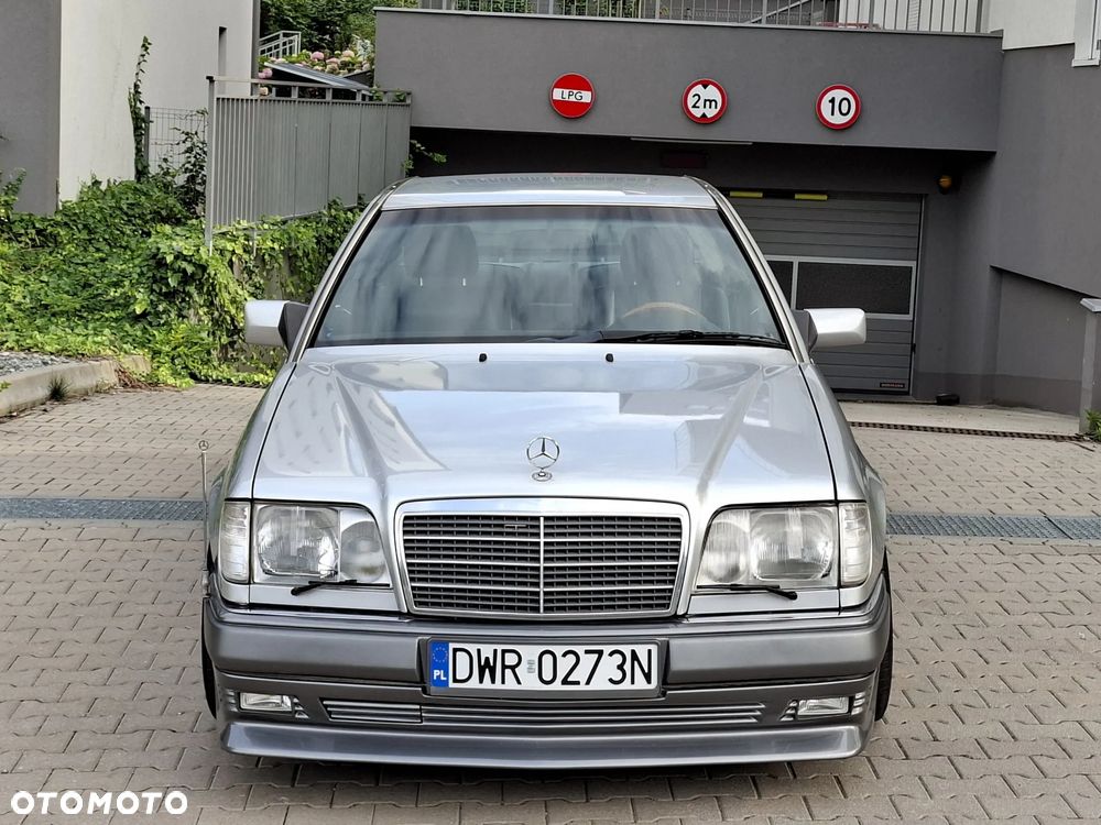 Mercedes-Benz Klasa E 200 - 3