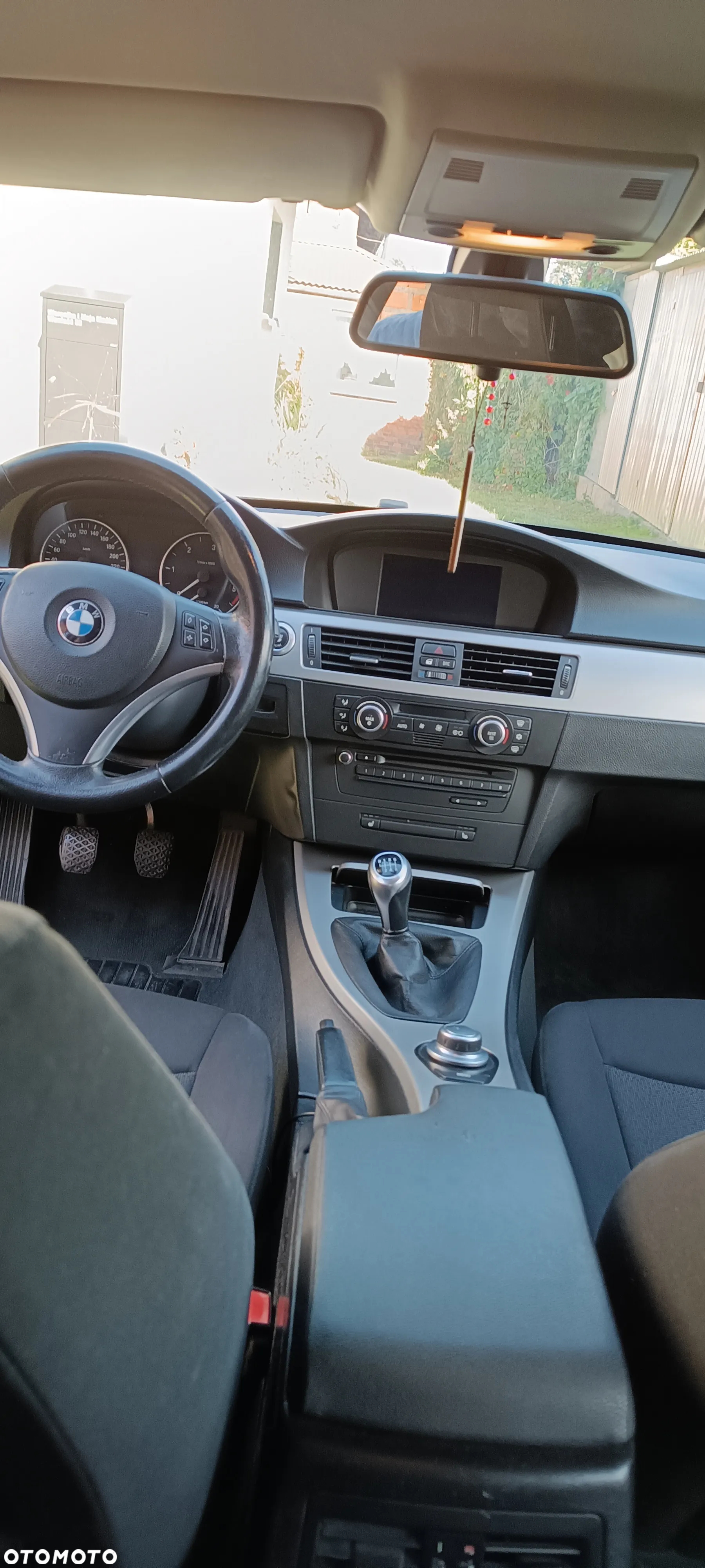 BMW Seria 3 320d DPF Touring - 12