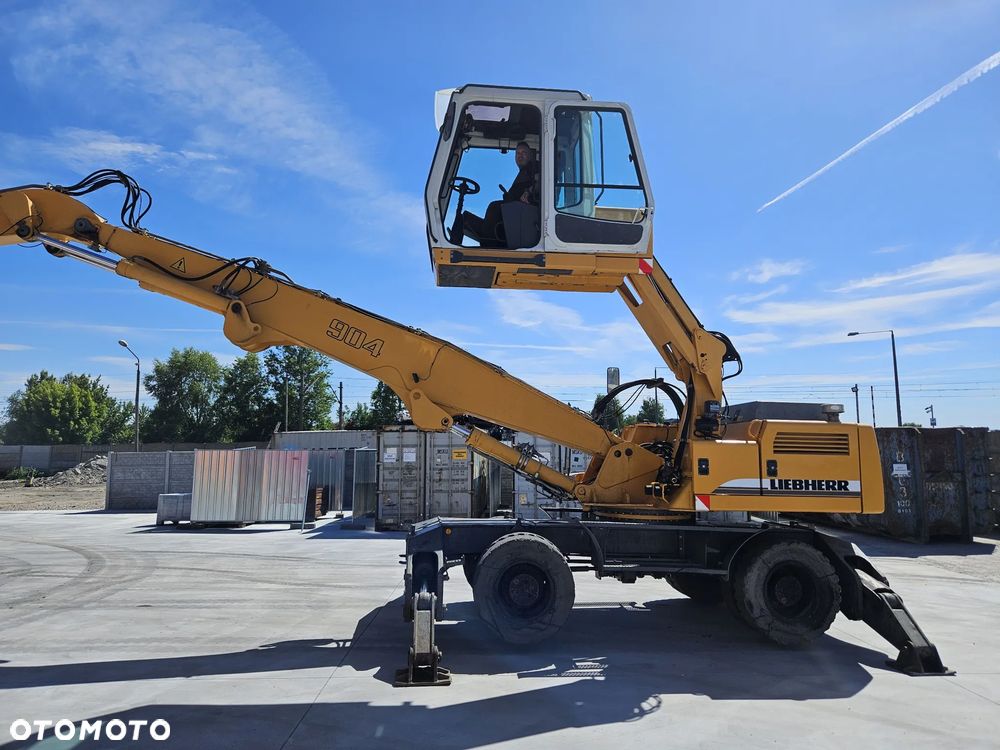 Liebherr A904 - 20