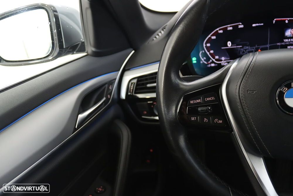 BMW 530 e Line Luxury - 11