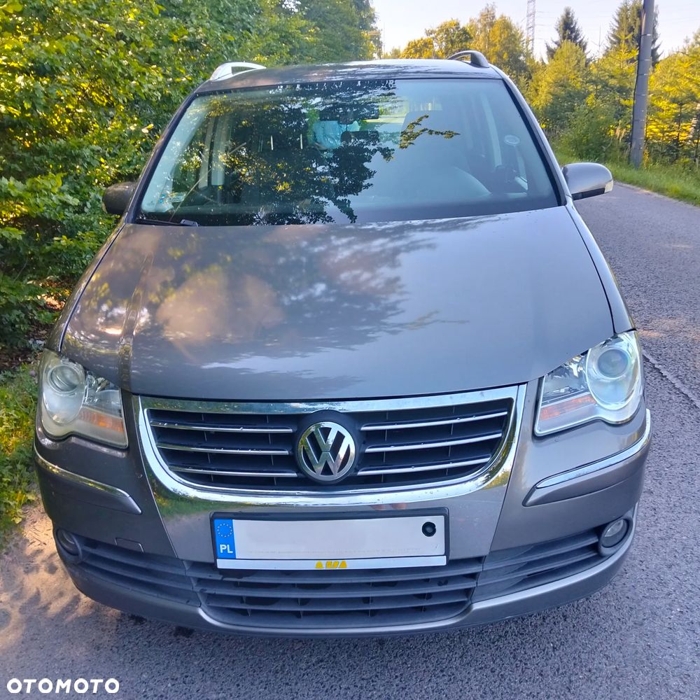 Volkswagen Touran - 4