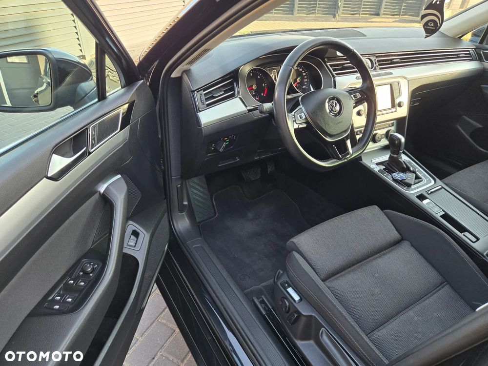 Volkswagen Passat 2.0 TDI SCR DSG Comfortline - 17