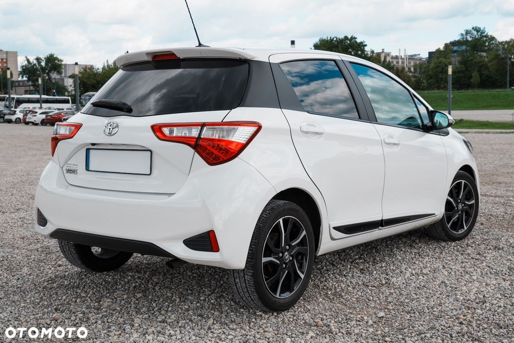 Toyota Yaris 1.5 Premium - 9