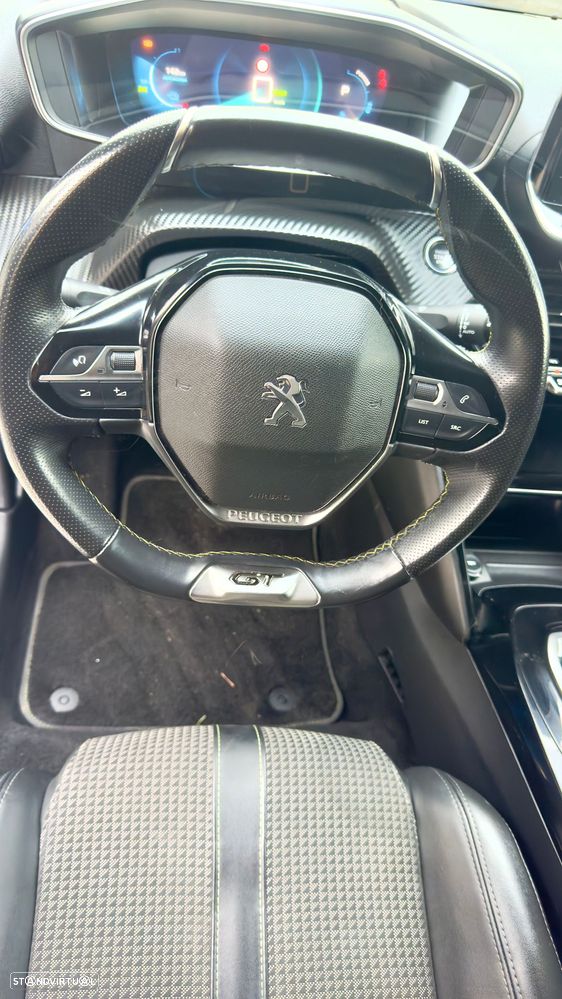 Peugeot e-208 GT - 17