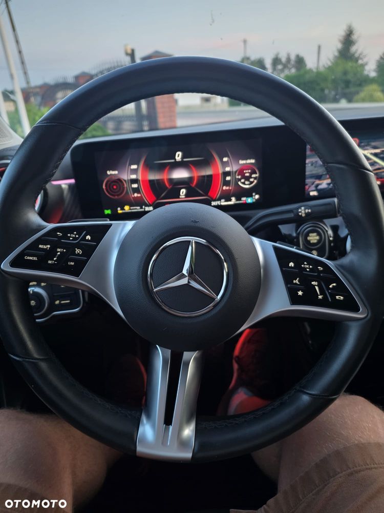 Mercedes-Benz CLA 180 d Progressive 8G-DCT - 17