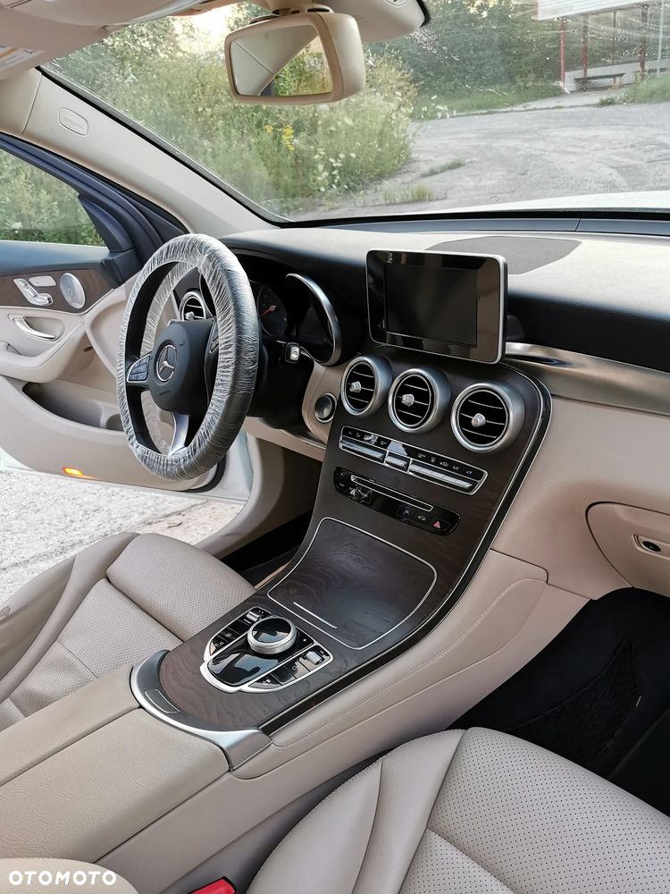 Mercedes-Benz GLC - 30