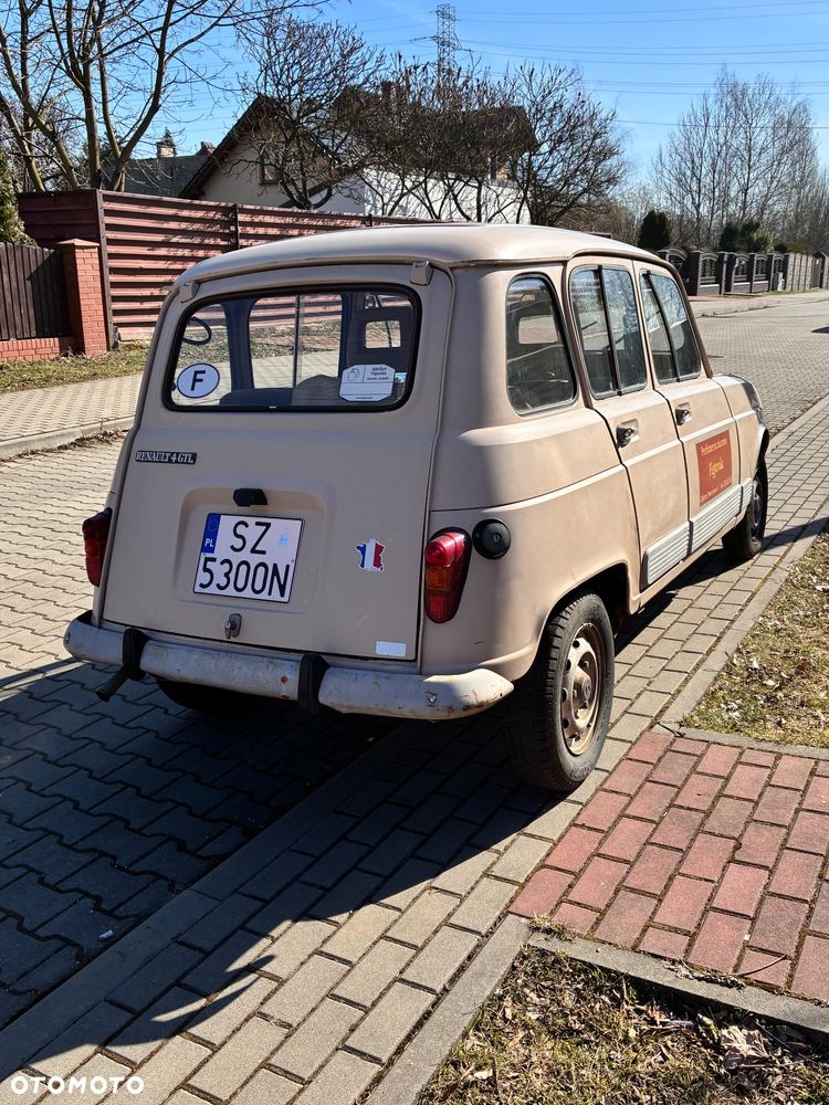 Renault 4 - 6